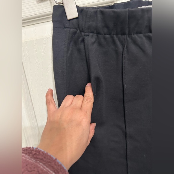 Everlane Black pull up Pants elastic waist pockets size Medium thick material - Picture 2 of 6